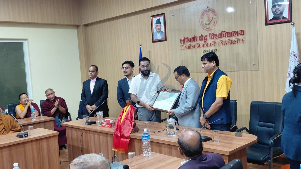 लुम्बिनी बौद्ध विश्वविद्यालयलाई विशिष्ट पहिचानसहित अघि बढाउन शिक्षामन्त्री पोखरेलको जोड